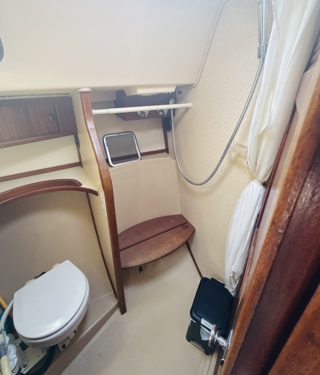 38' 1995 Island Packet 37