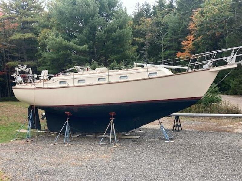 38' 1995 Island Packet 37