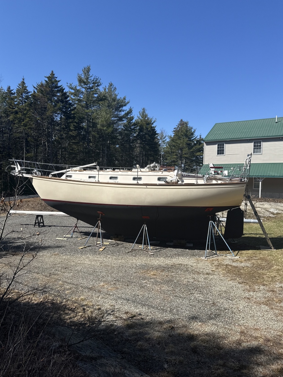 38' 1995 Island Packet 37