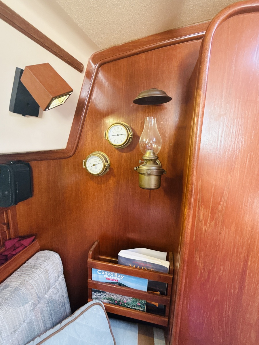 38' 1995 Island Packet 37