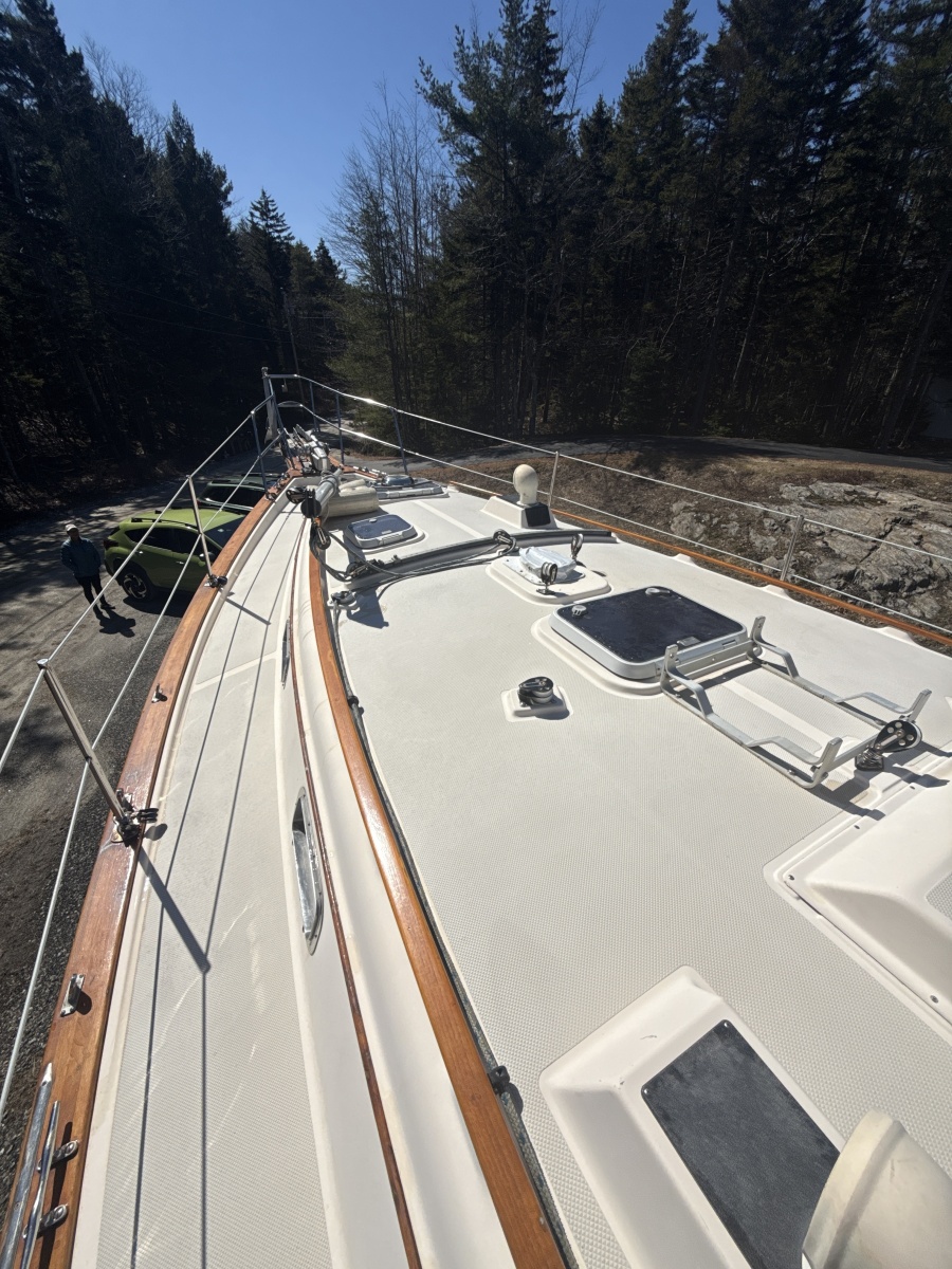 38' 1995 Island Packet 37