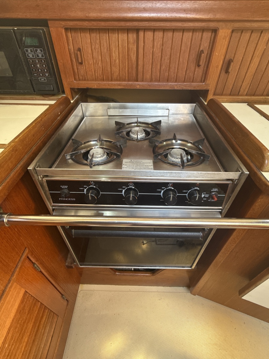 38' 1995 Island Packet 37