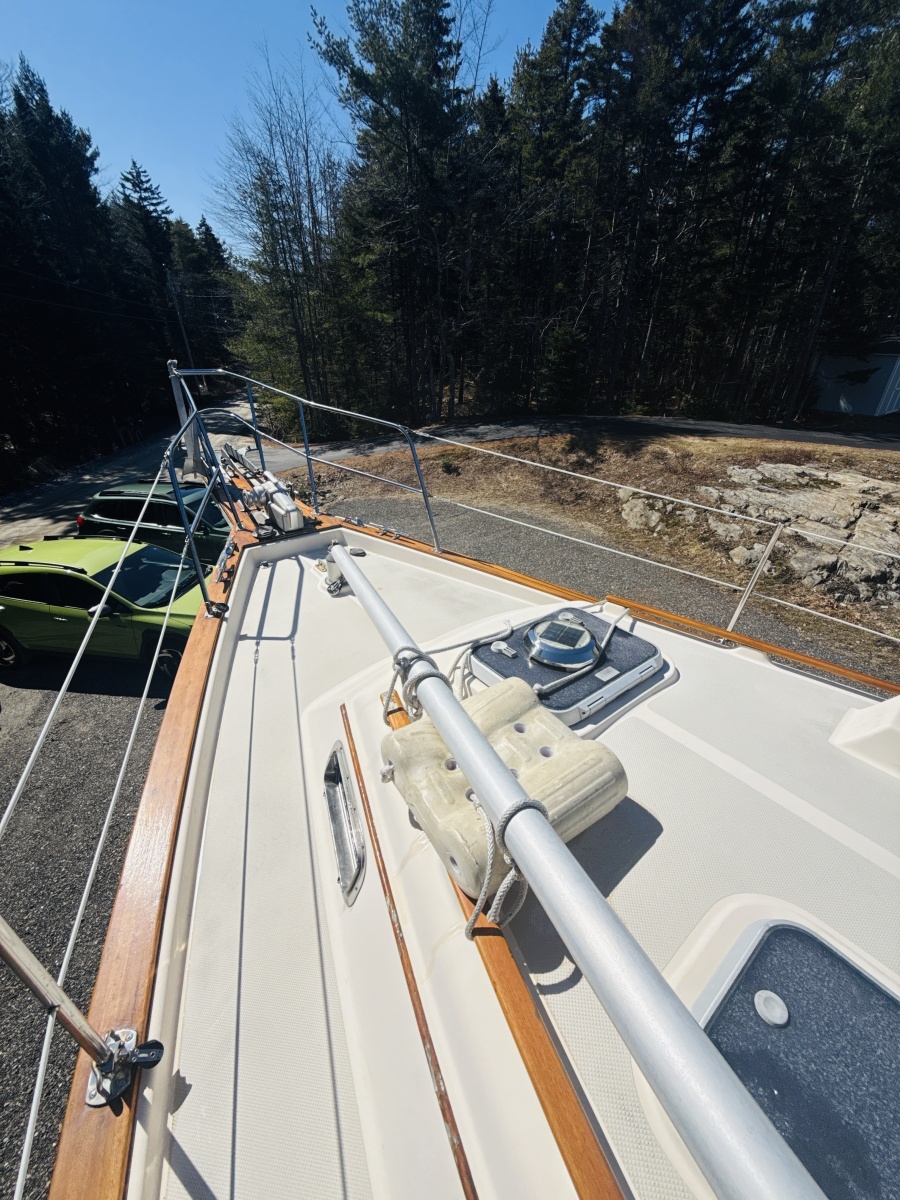 38' 1995 Island Packet 37