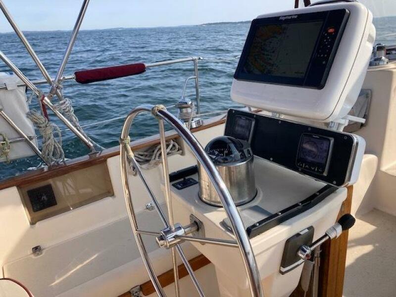 38' 1995 Island Packet 37