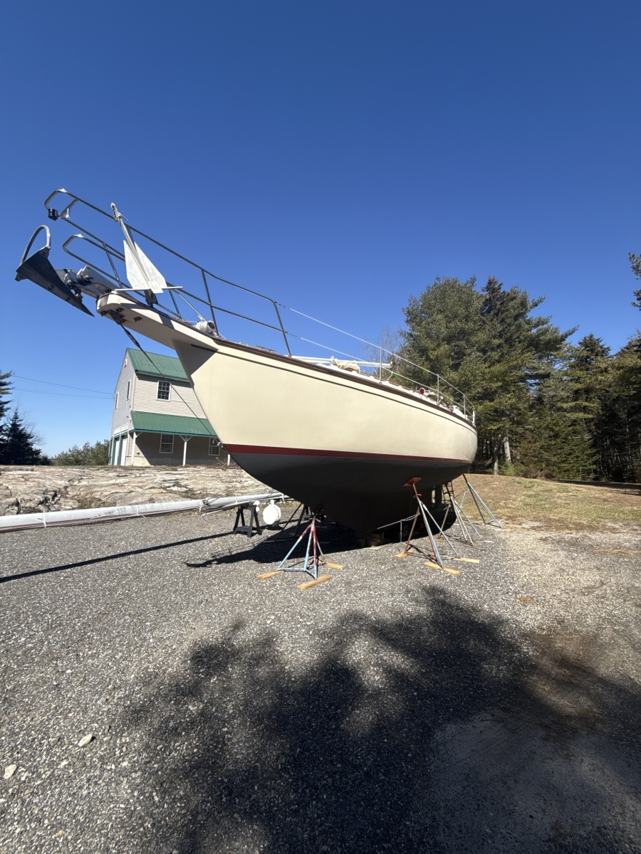 38' 1995 Island Packet 37