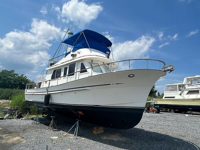 37' 1987 Hershine Newburyport