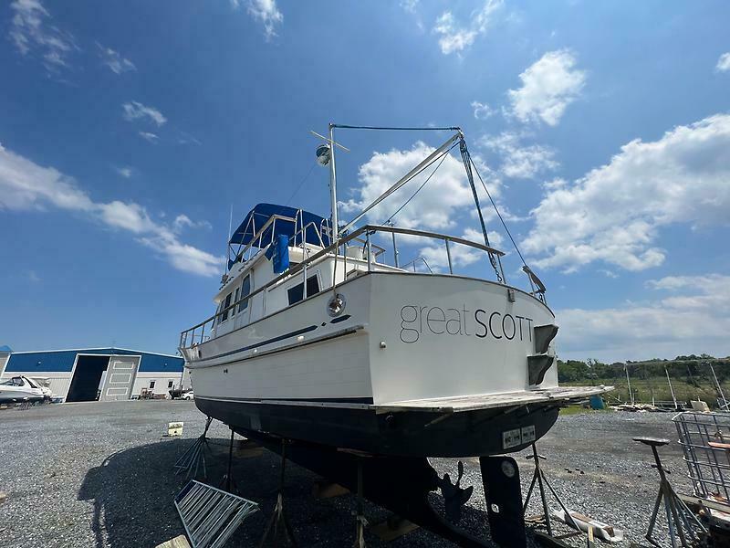 37' 1987 Hershine Newburyport