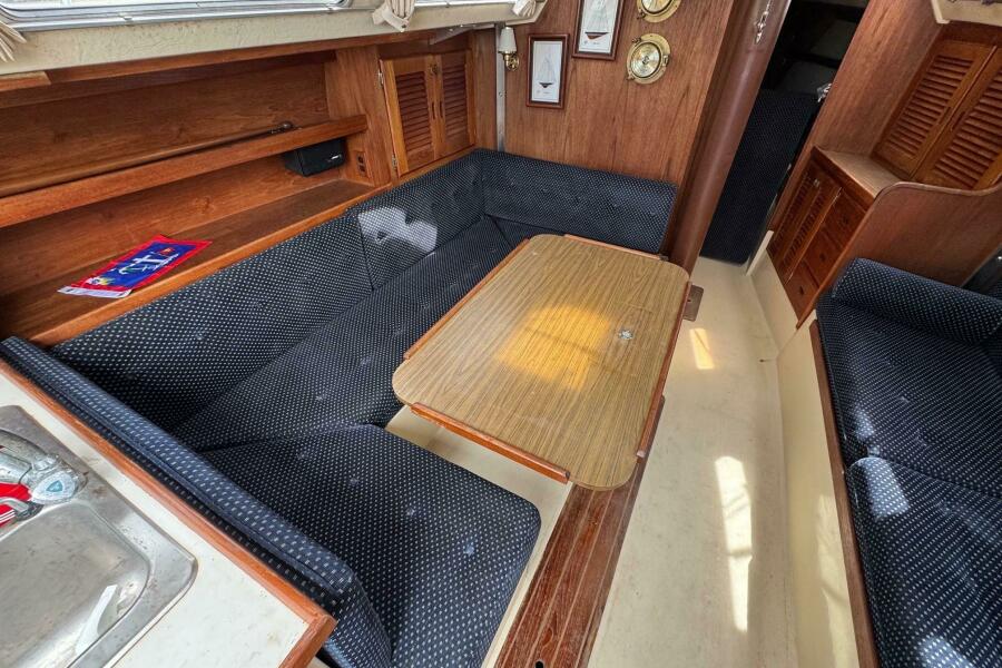 38' 1986 Catalina 38