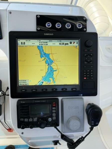 31' 2003 Intrepid 310