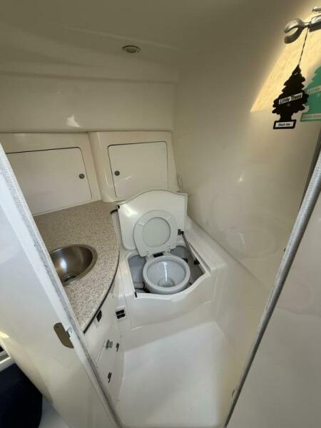 31' 2003 Intrepid 310