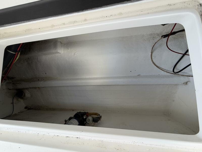 31' 2003 Intrepid 310