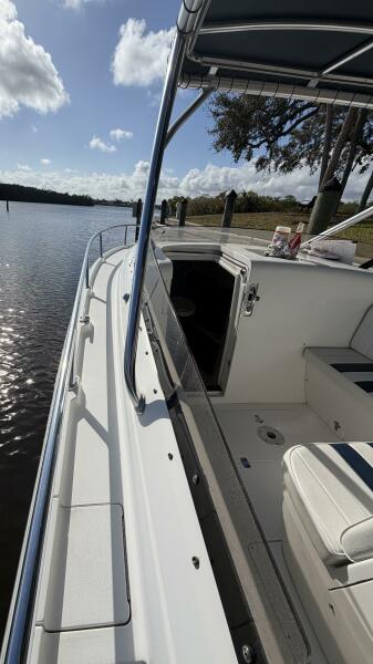 31' 2003 Intrepid 310