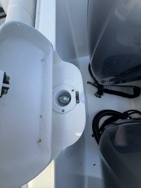 31' 2003 Intrepid 310