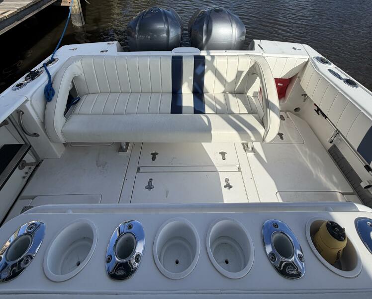 31' 2003 Intrepid 310