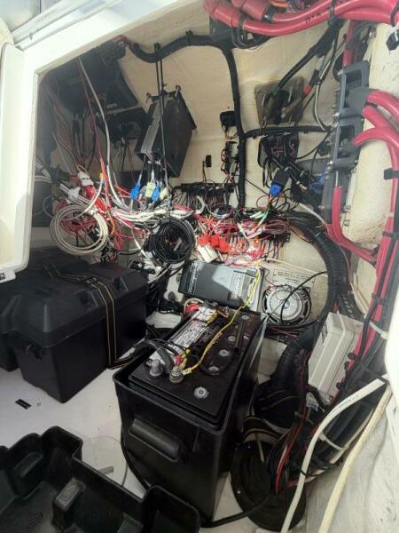 31' 2003 Intrepid 310