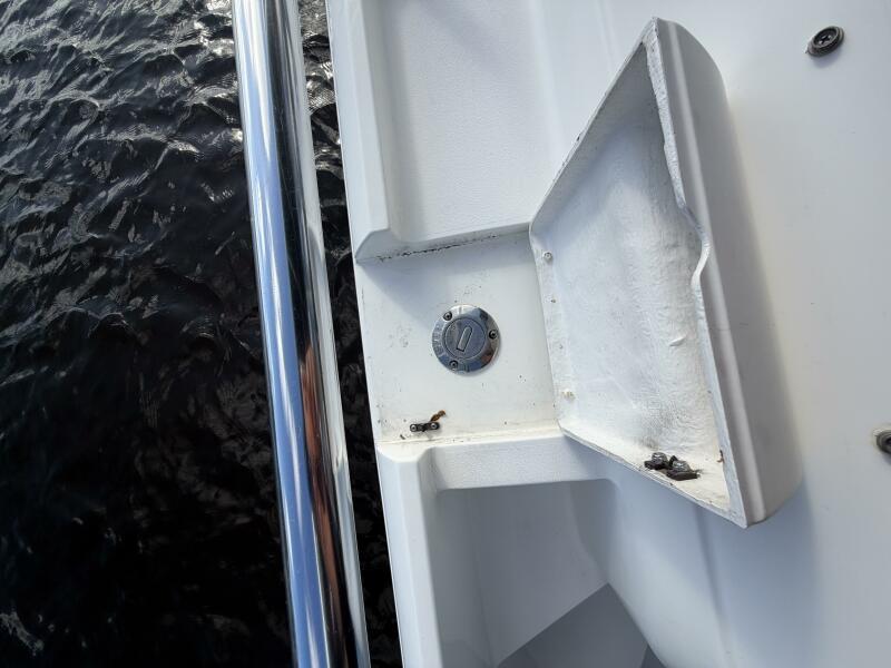 31' 2003 Intrepid 310