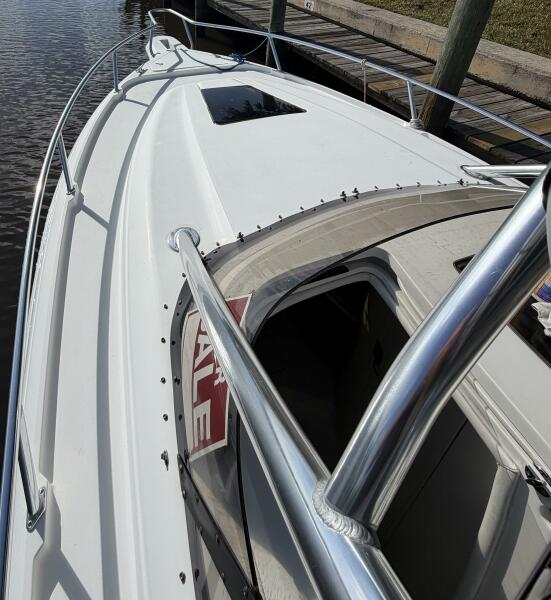 31' 2003 Intrepid 310