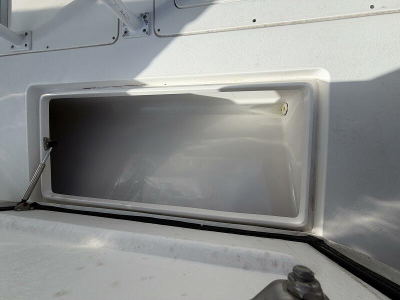 31' 2003 Intrepid 310