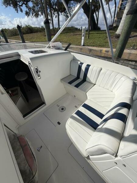 31' 2003 Intrepid 310