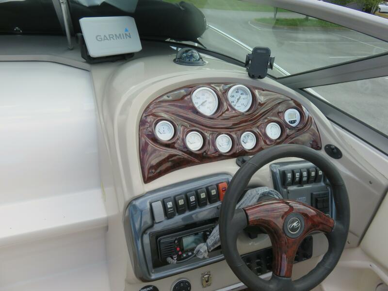 24' 2004 Monterey 245 CRUISER