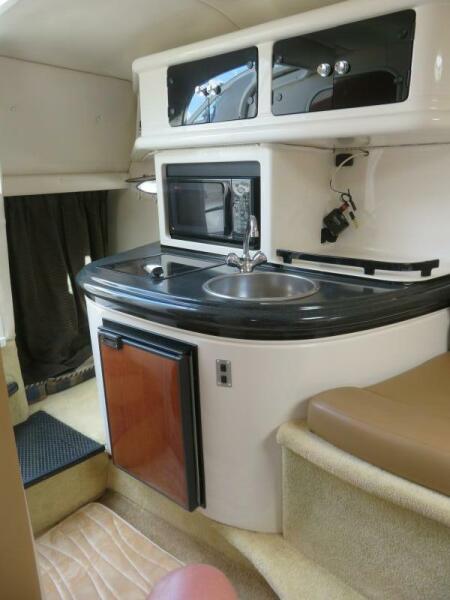 24' 2004 Monterey 245 CRUISER