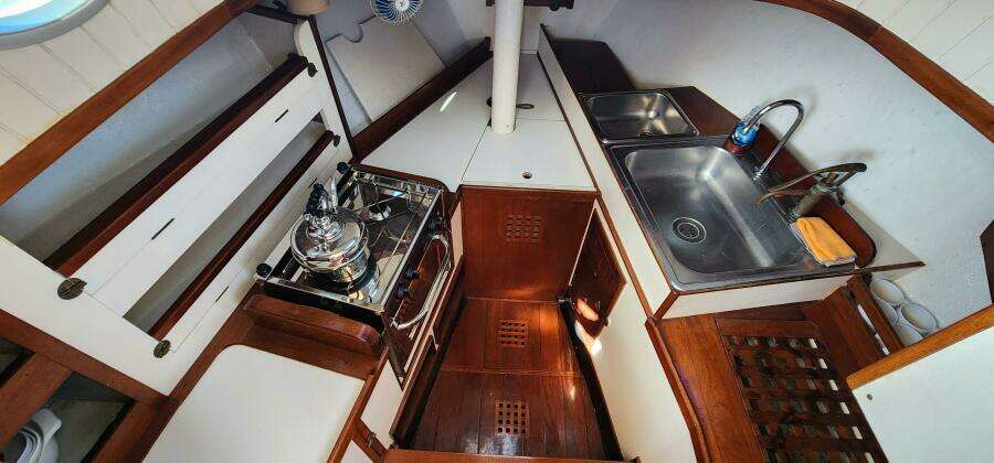 Hesper 32ft Tillotson Pearson Yacht For Sale