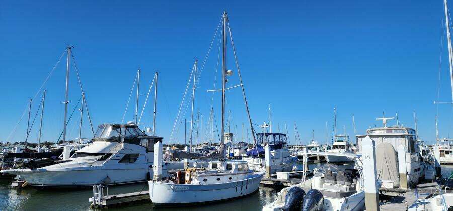 Hesper 32ft Tillotson Pearson Yacht For Sale