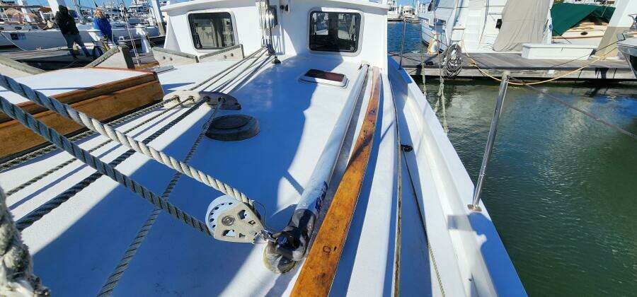 Hesper 32ft Tillotson Pearson Yacht For Sale