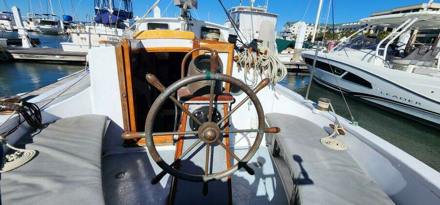 Hesper 32ft Tillotson Pearson Yacht For Sale