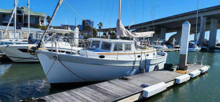 Hesper 32ft Tillotson Pearson Yacht For Sale