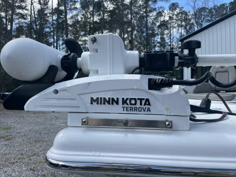 24' 2023 Sea Pro 248 DLX