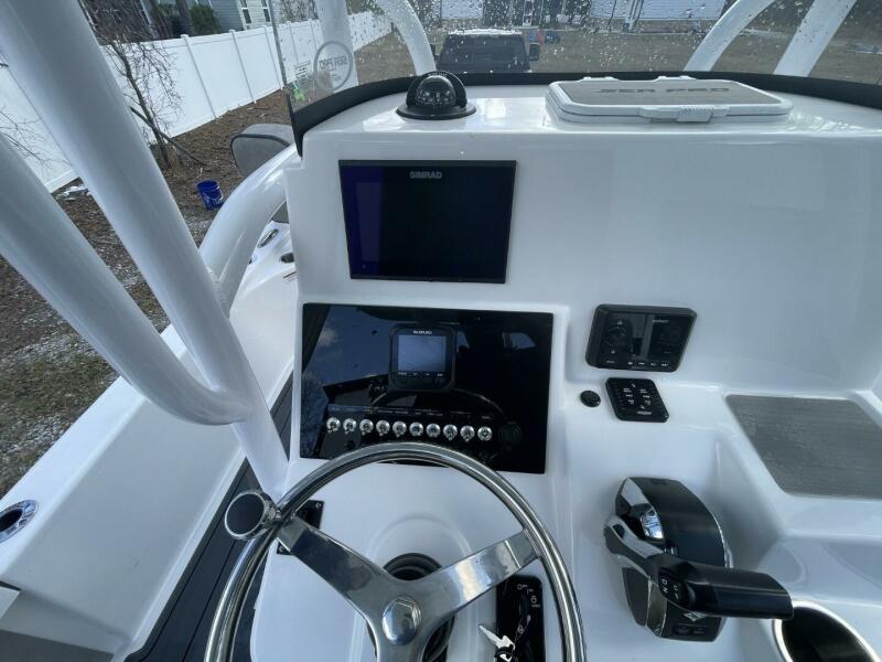 24' 2023 Sea Pro 248 DLX