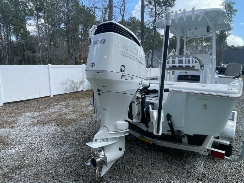 24' 2023 Sea Pro 248 DLX