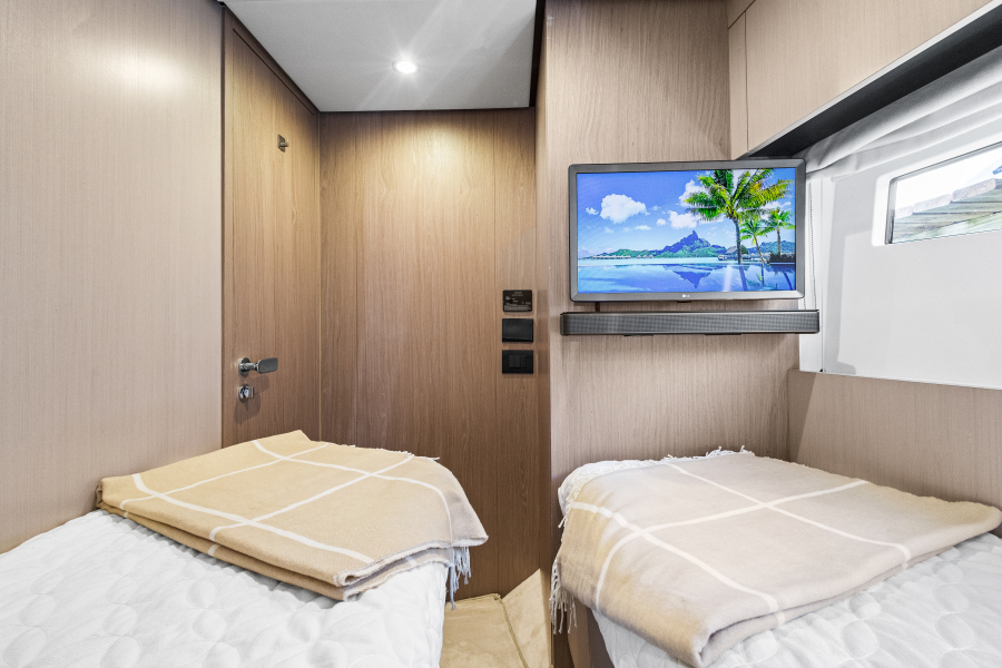 60' 2023 Azimut AZ60 FLY