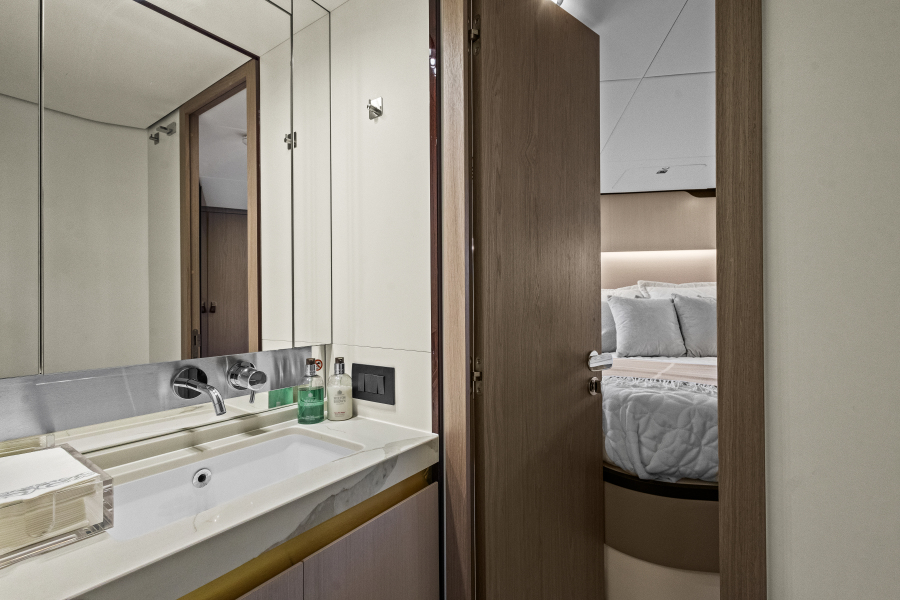 60' 2023 Azimut AZ60 FLY