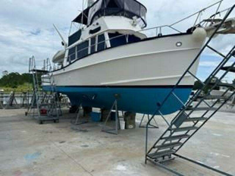 42' Grand Banks hauled out1