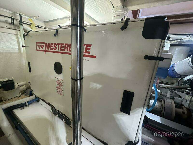 42' Grand Banks generator sound box2