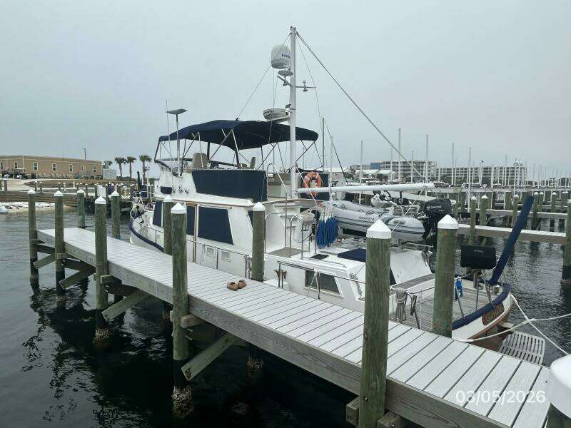 42' Grand Banks port aft profile