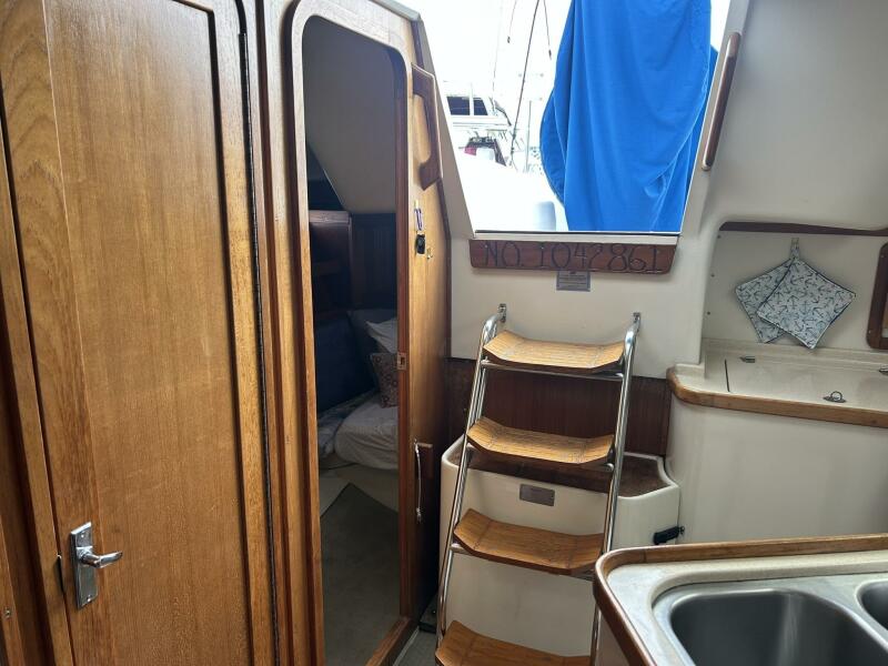 32' 1995 Catalina 320