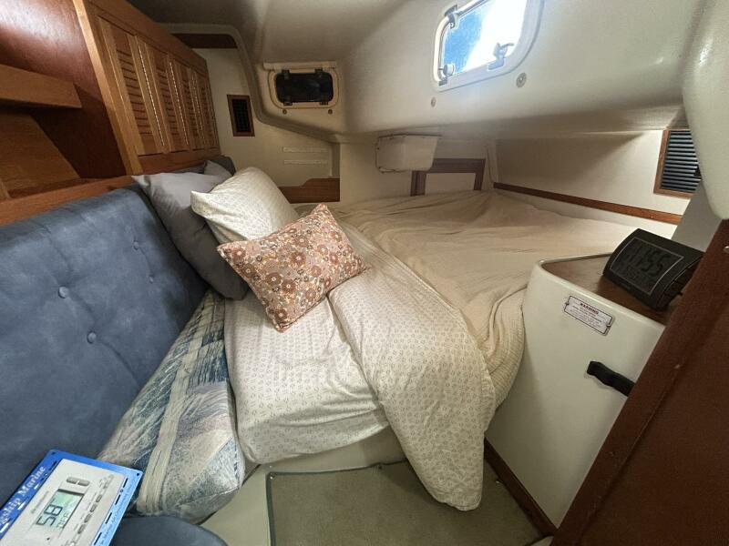 32' 1995 Catalina 320