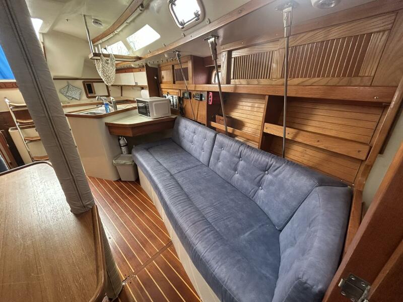 32' 1995 Catalina 320
