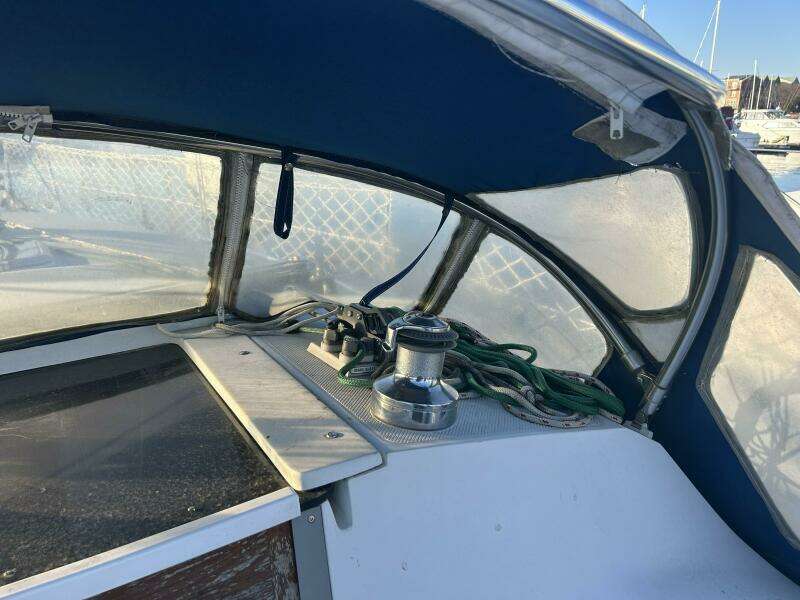 1995 Catalina 320 Study Hull