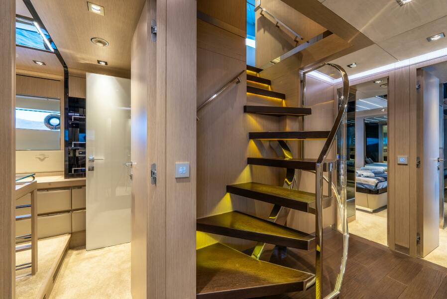 89' 2018 Dominator Yachts Dominator Ilumen