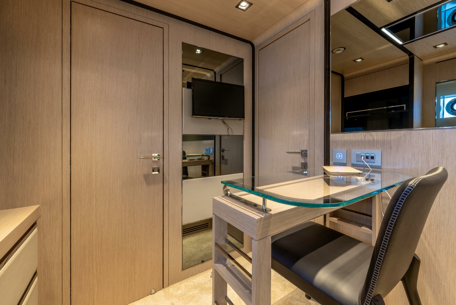 ZALANKA 89ft Dominator Yachts Yacht For Sale