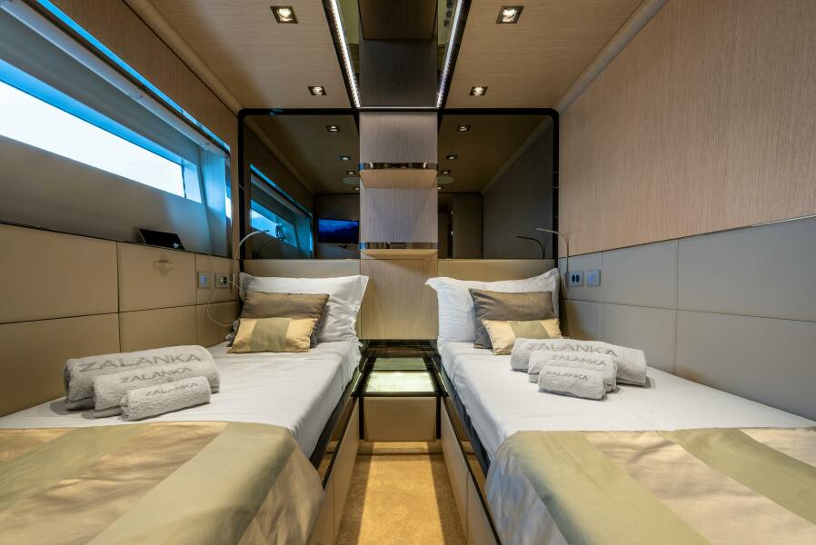 89' 2018 Dominator Yachts Dominator Ilumen