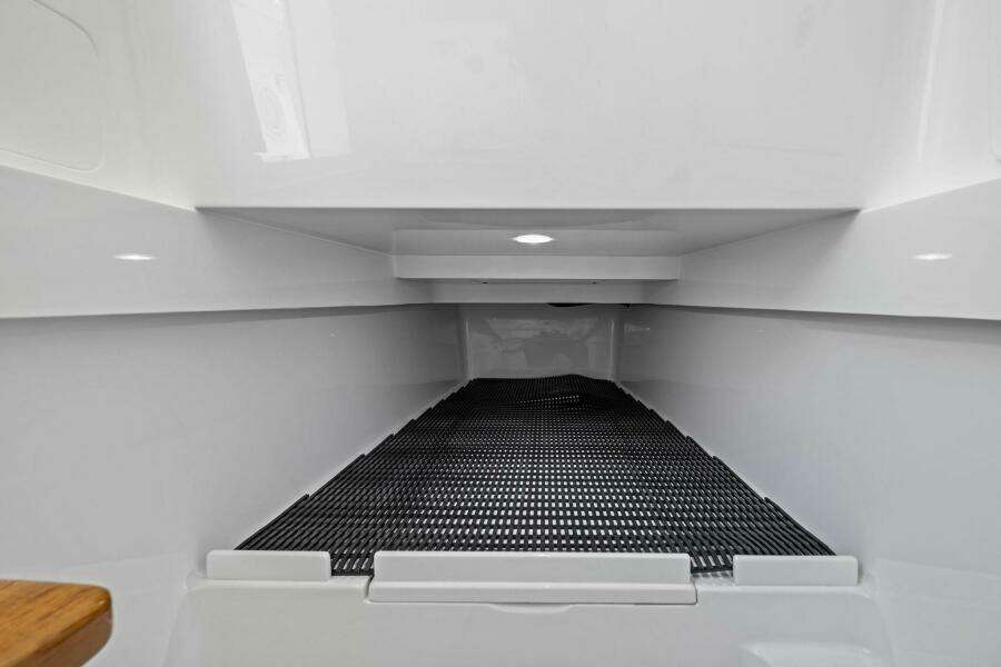 Valhalla Boatworks V 37 (72)