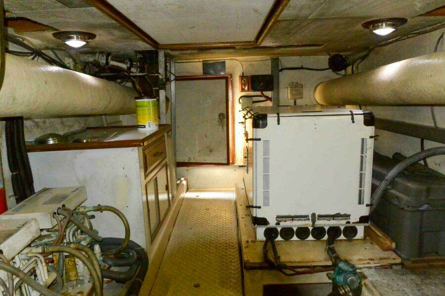 engine room aft work bench & generator 