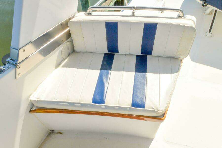 flybridge starboard seating