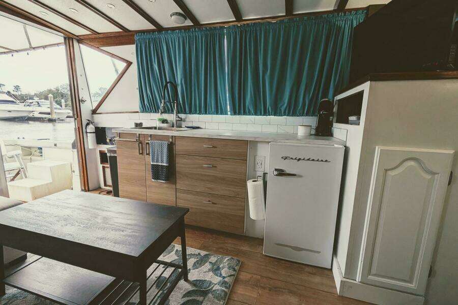 35ft Chris Craft Yacht For Sale