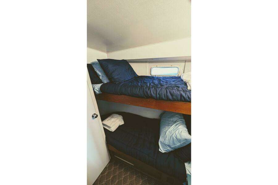 35ft Chris Craft Yacht For Sale